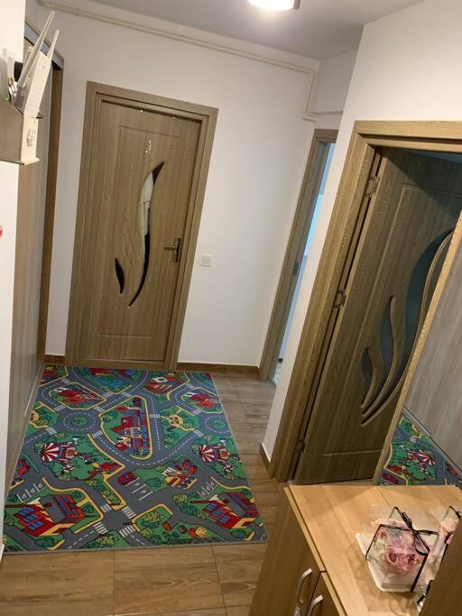 Lovely Bacau 1 Bedroom Apartment Exteriör bild